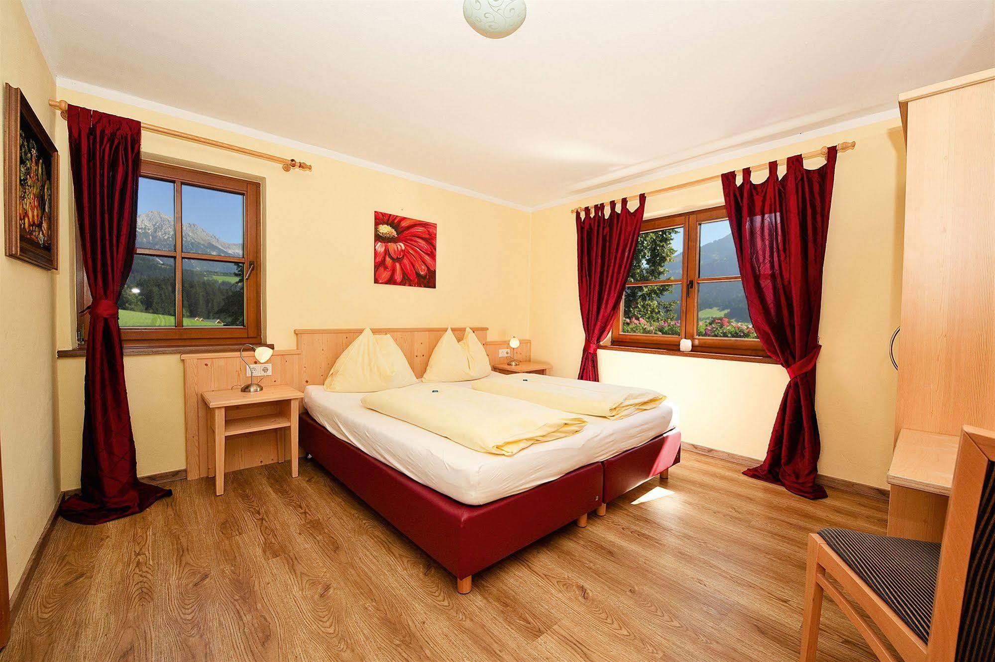 Bed & Breakfast Landhaus Strasser Söll Exteriör bild