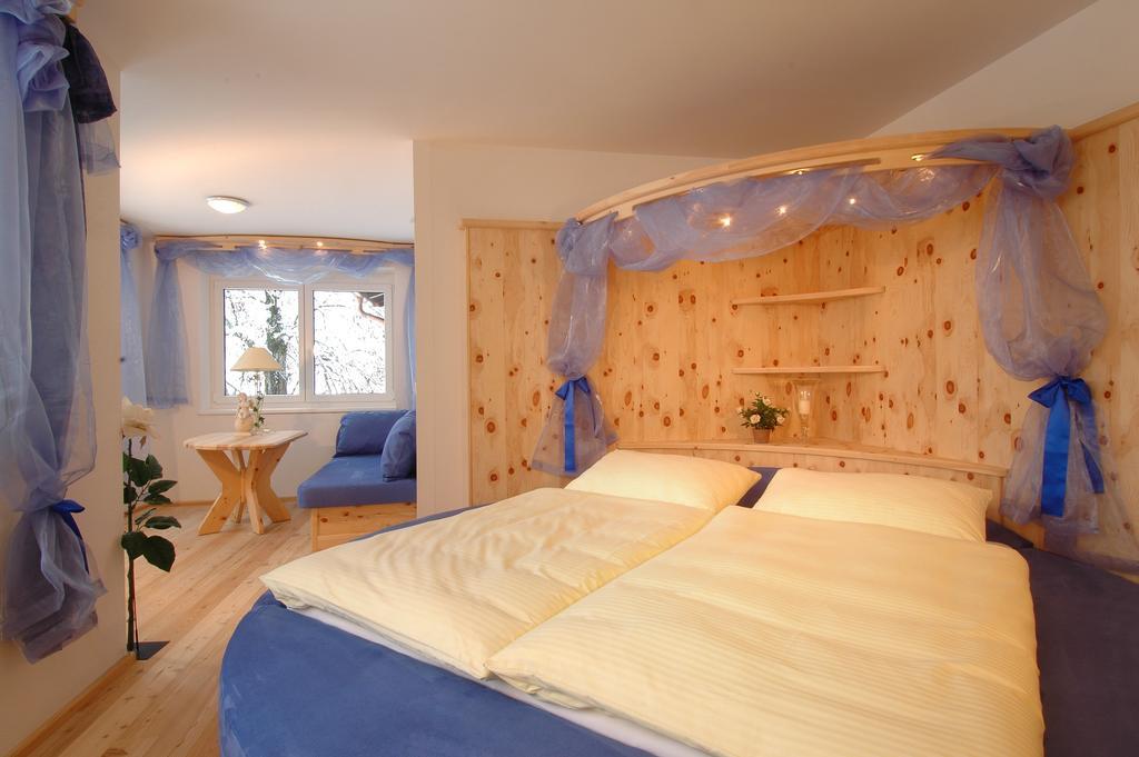 Bed & Breakfast Landhaus Strasser Söll Rum bild